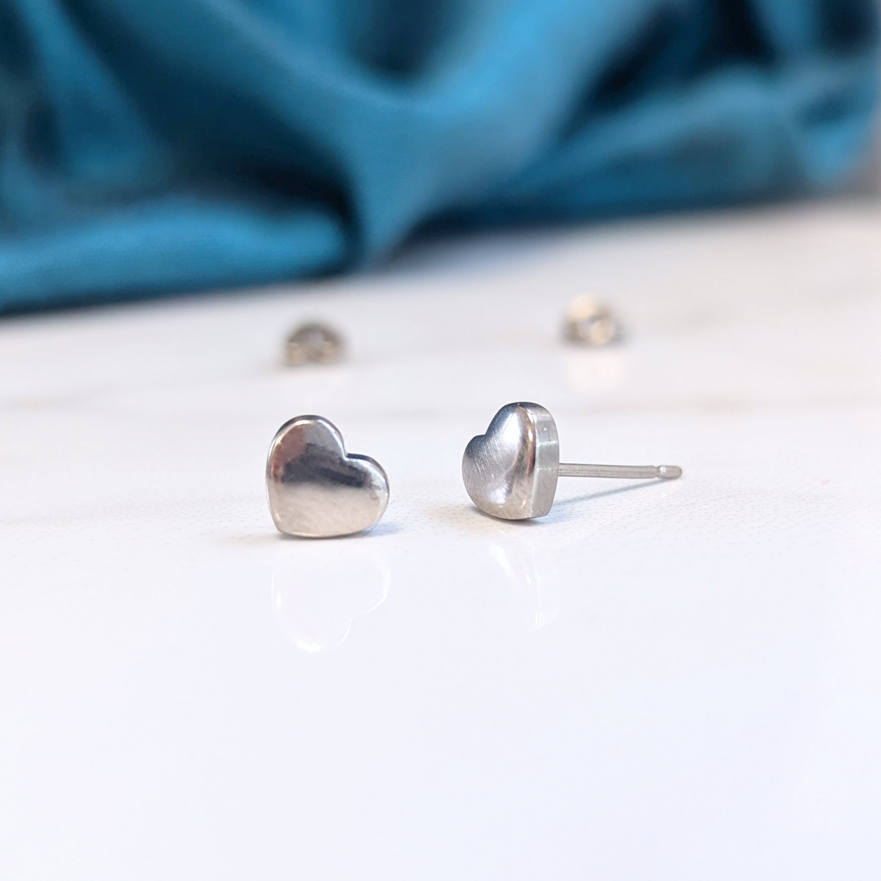 Titanium Stud Earrings - Heart Earrings in 5 Colours - 7mm