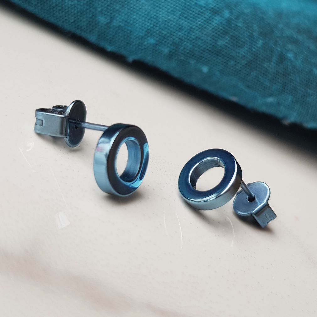 Titanium Stud Earrings with Titanium Backings. Titanium Stud Earrings with Titanium Backings. Grade 1 Titanium, Allergy Free, Titanium dark blue no nickel 